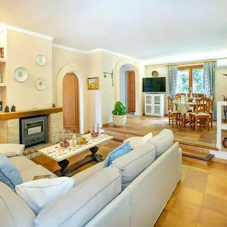 Alzines By Vintage Travel Villa