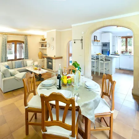 Villa Alzines By Vintage Travel