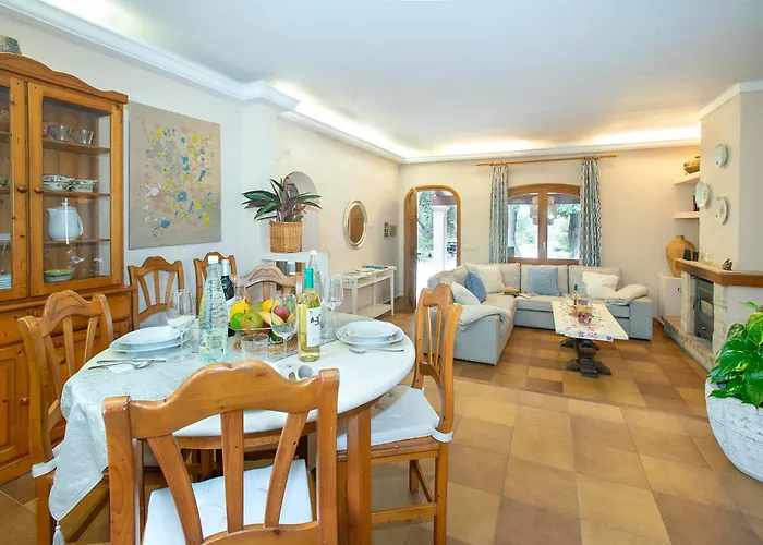 Villa Alzines By Vintage Travel *