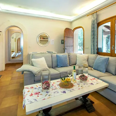 Alzines By Vintage Travel Vila